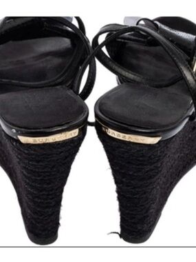 Burberry Black porsum Leather wedge with Embossed Logo